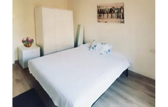 Habitaci
ón 50m
² Alicante Estancia Media Larga Dep
ósito 1845