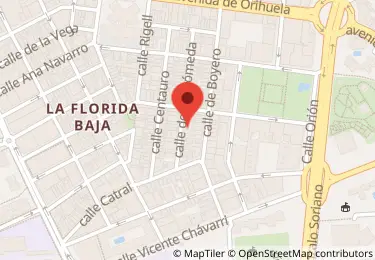 Subasta de Vivienda en Alicante: Casa con Patio y Piso Alto
