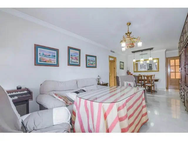 Piso en venta en centro de La Zubia