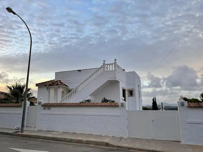 Villa 4 Dormitorios San Miguel de Salinas Reformada 2019
