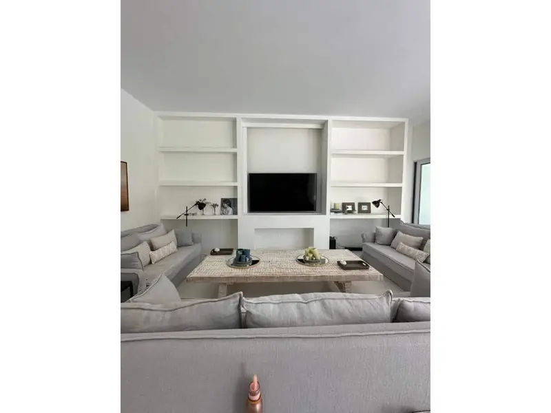 Villa de Lujo en Sotogrande Costa con 4 Dormitorios y Espectaculares Instalaciones
