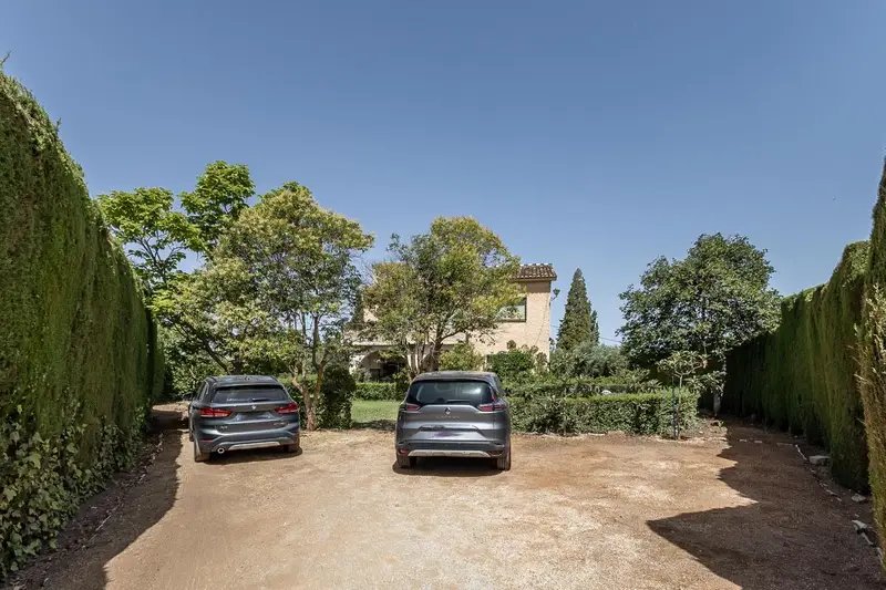 Casa en Dílar con Terraza y Gran Parcela