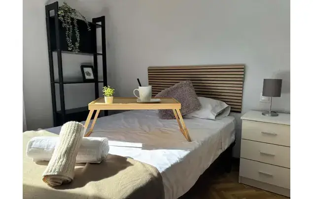 Habitaci
ón 105m
² Alcalá de Henares Estancia Media Larga