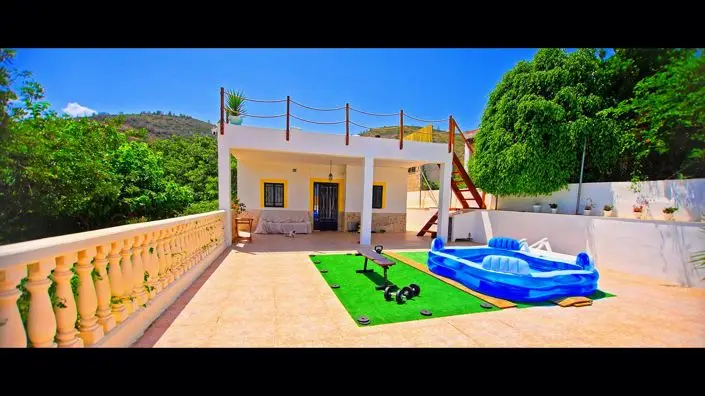 Villa con 1 Dormitorio en Alzira cerca de Valencia