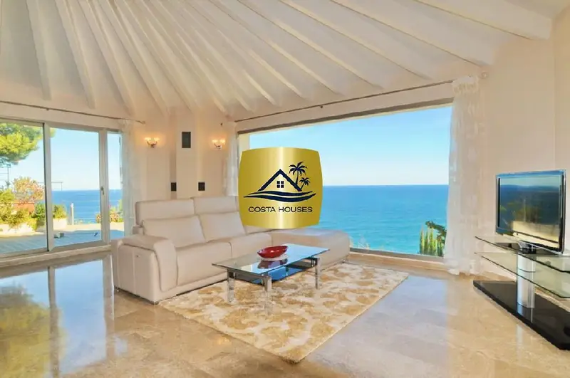 Villa de Lujo en Balcón al Mar Jávea 5 Dormitorios Vistas al Mar