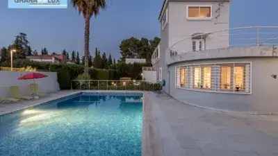 Chalet en Venta Parque Cubillas Piscina Privada Vistas Panoramicas