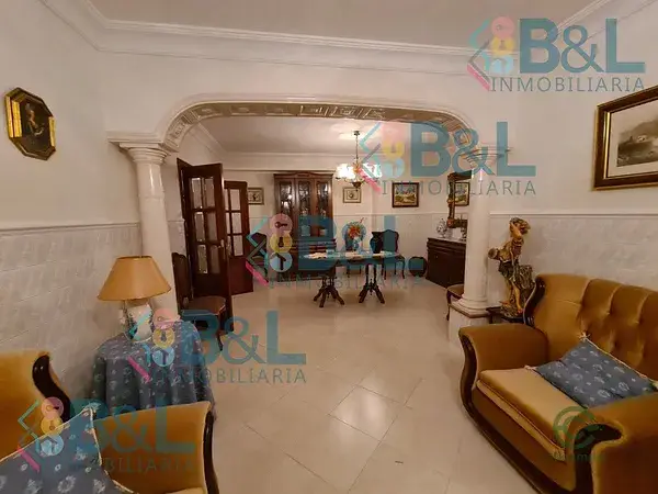 Casa en venta Gibraleon 6 dormitorios 2 baños amplia terraza