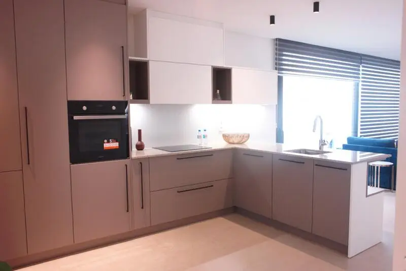 Villa en Denia con Vistas al Mar y Jardín Comunitario