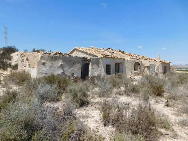 Terreno con Ruinas y Permiso de Construccion en Fortuna Murcia