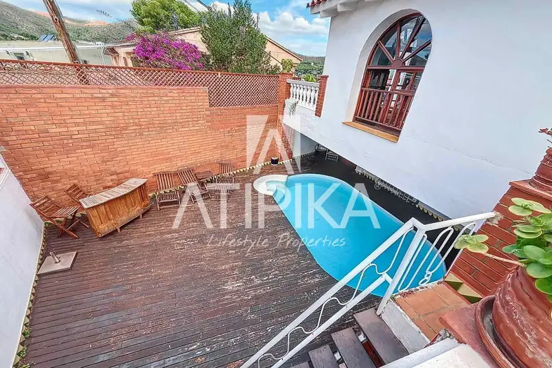 Chalet en Venta en Castelldefels 3 Viviendas Vistas Panoramicas
