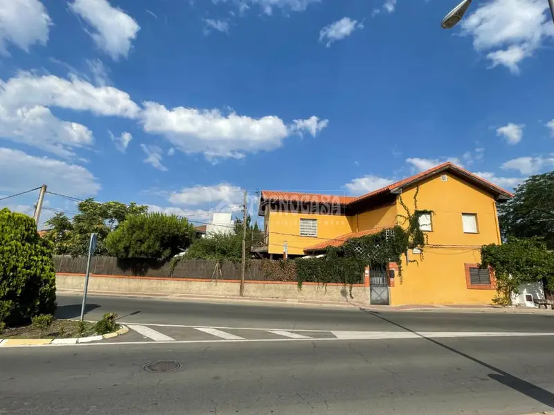 Chalet en venta Collado Villalba centro, 7 dormitorios, 4 baños