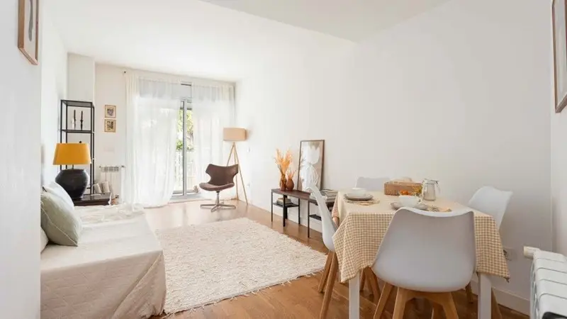 Piso en venta en el Clot Barcelona terraza exterior