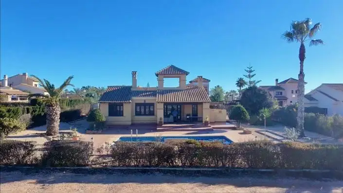 Villa de Lujo en Venta Hacienda del Alamo 3 Dormitorios Piscina Privada
