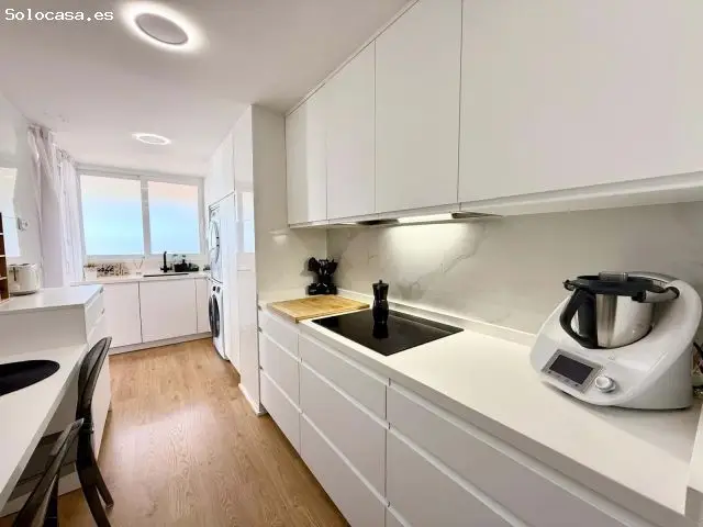 Planta Baja con Vistas al Mar Piscina y Terraza en Urbanizacion Privada