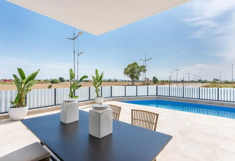 Quads de Lujo en Dolores 3 Dormitorios Piscina Solarium