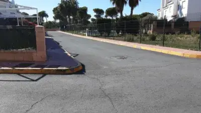 Casa Adosada en El Portil con Piscina Cerca de la Playa