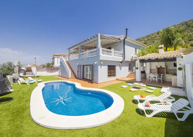 Casa Rural con Jacuzzi y Piscina en Coín para 12 Personas