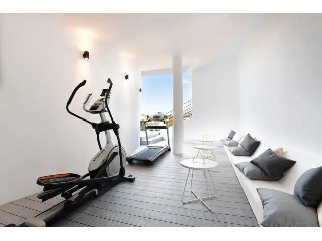 Villa de Lujo en Nueva Andalucía con Vistas al Golf