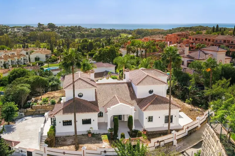 Chalet en Venta en Estepona Costa del Sol 6 Dormitorios 5 Baños