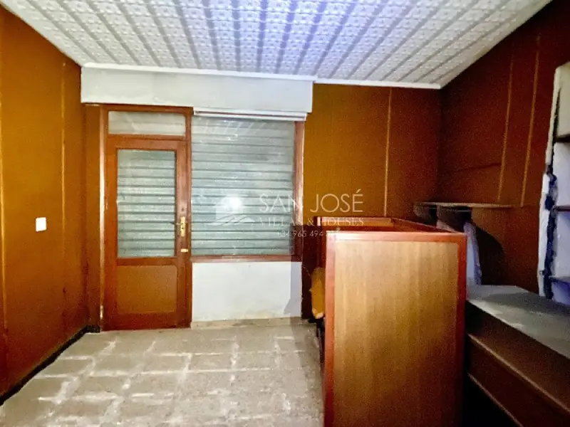 Venta Solar Centro Aspe 232m2