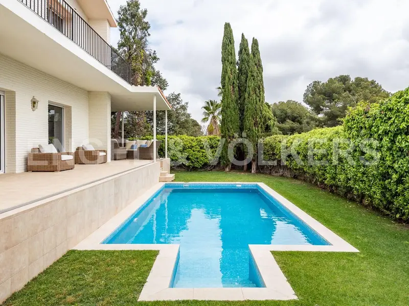 Chalet en Pedralbes 5 habitaciones 4 banos piscina jardin
