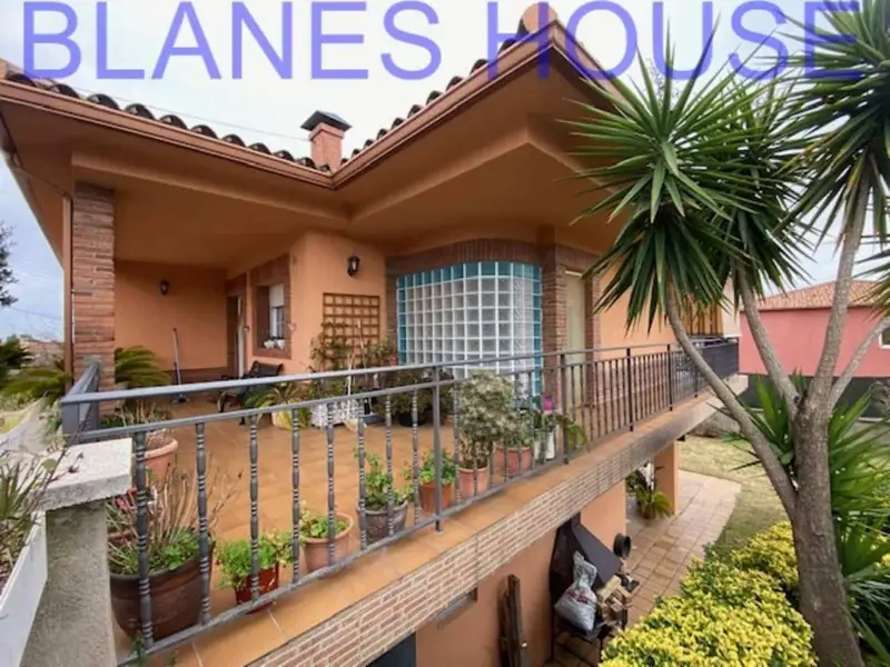 Chalet en venta Fogars de la Selva Doble Vivienda