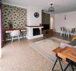 Casa adosada en San Pedro Alcántara con 4 dormitorios y terraza