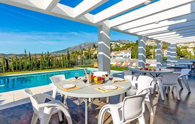 Casa-Villa de 5 Dormitorios en venta Sierrezuela, España
