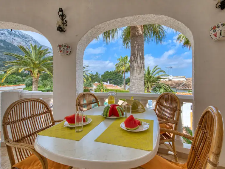 Chalet en Denia con Piscina Privada y Vistas Panorámicas