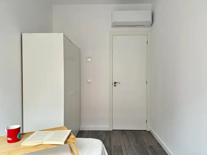 Calle de Pradales, Madrid, Community of Madrid 28047