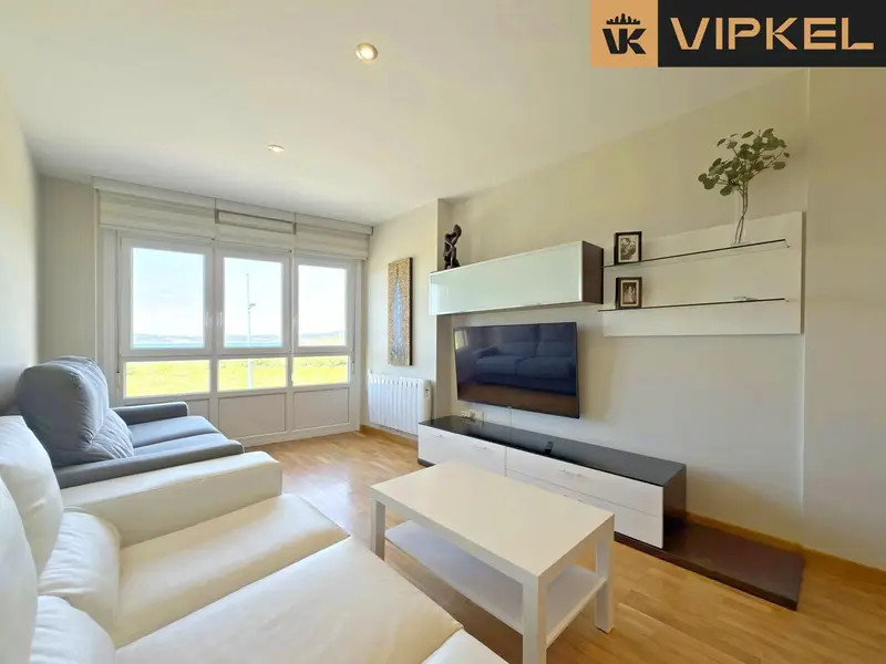 Piso en venta Laxe zona Isidro Parga Pondal: Vistas al mar y alta rentabilidad