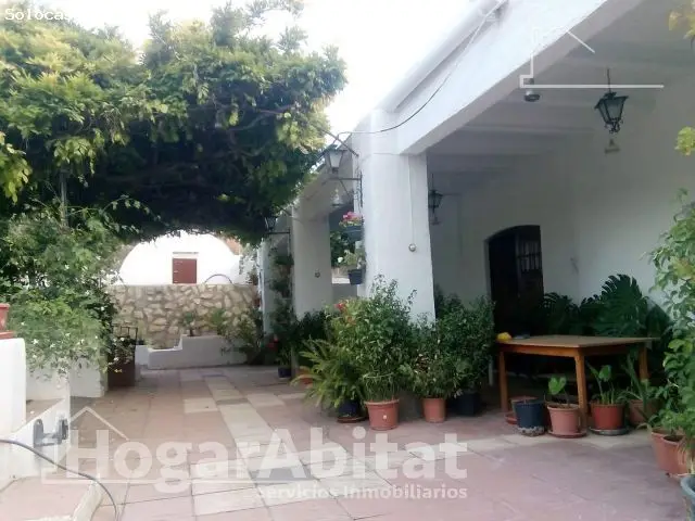 Chalet con Garaje Terraza y Barbacoa en Parcela Grande