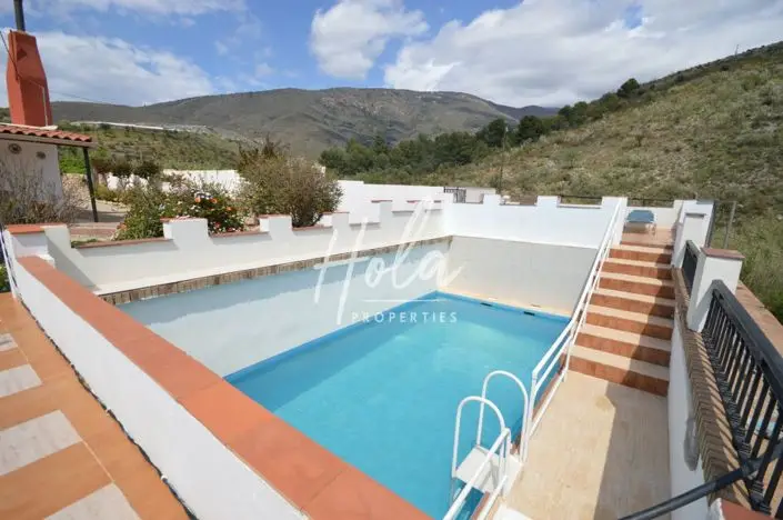 Cortijo de 4 Dormitorios en Venta cerca de Granada