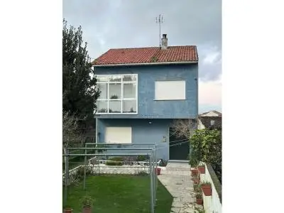 Casa en Cambados 5 Dormitorios 2 Baños Garaje Jardin Terraza