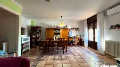 Chalet en Venta en Alagón 165m2 3 Dormitorios 3 Baños
