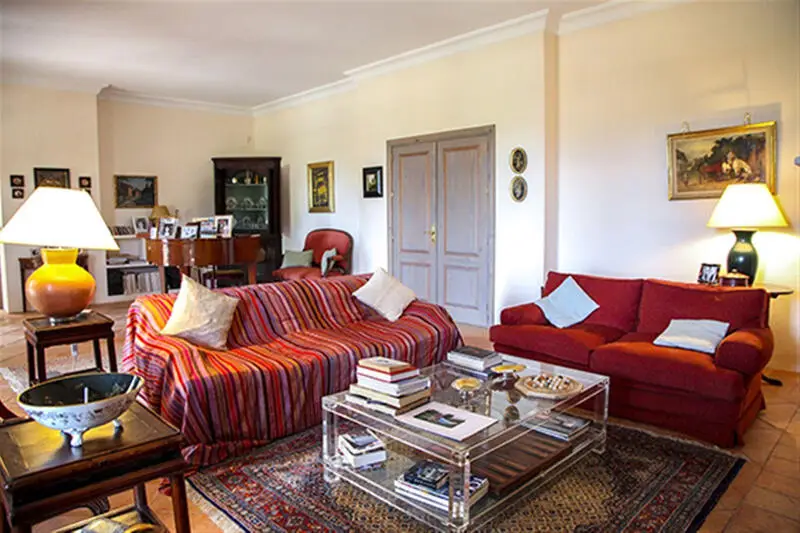 Villa de Lujo con Vistas Panorámicas en Gaucín