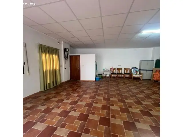 Hogar y Negocio en Rincón de Seca: Bajo con 180m²