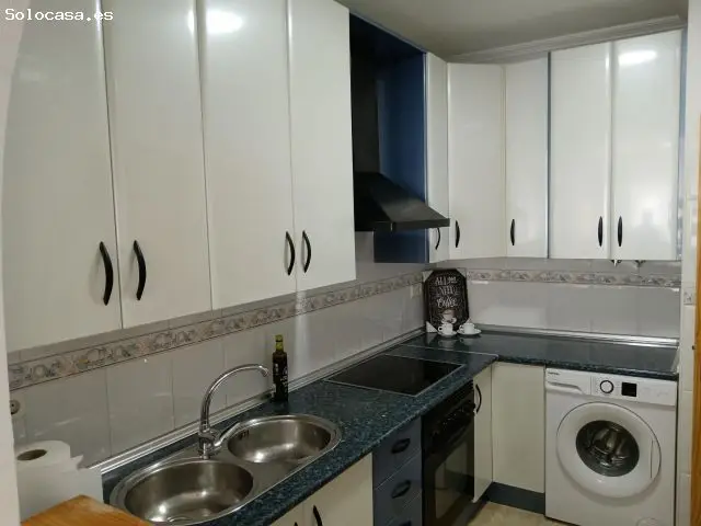 Apartamento en Garrucha con Garaje y Terraza Cerca de la Playa