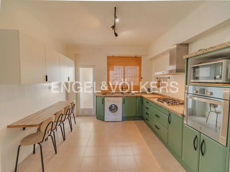 Apartamento con Terraza en Alicante Ciudad Junto al Puerto