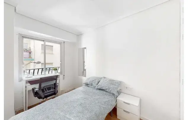 Habitaci
ón 100m
² Castelló de la Plana Alquiler Medio Largo Plazo