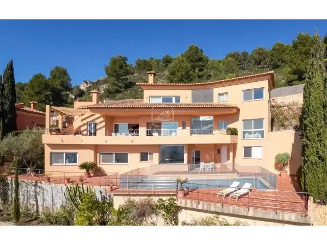 Villa de Lujo en Javea con Vistas al Mar