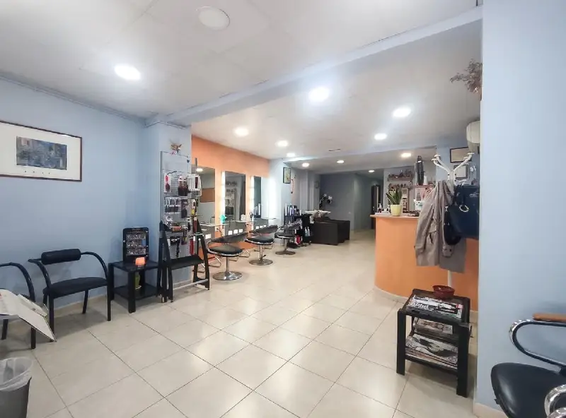 Venta Local Comercial Vilanova i la Geltrú 117m² Reformado