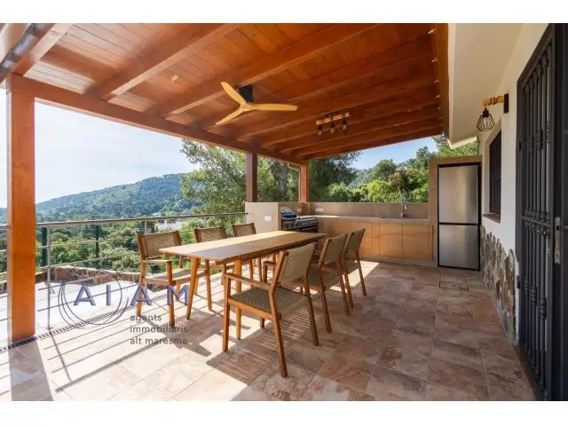 Espectacular Casa con Piscina Privada en Palafolls