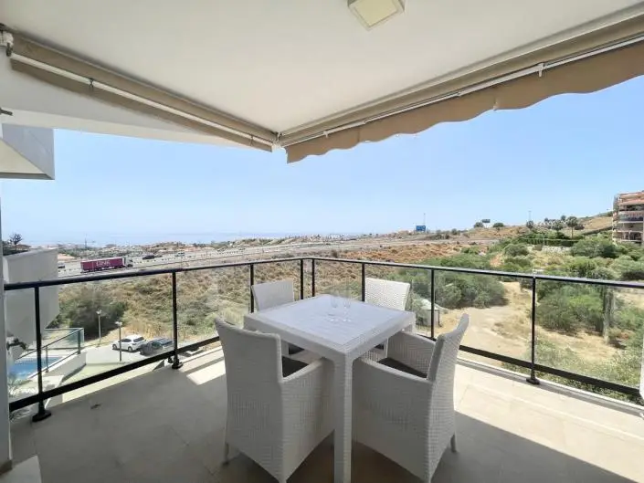 Apartamento en Riviera del Sol con Vistas al Mar Mediterráneo
