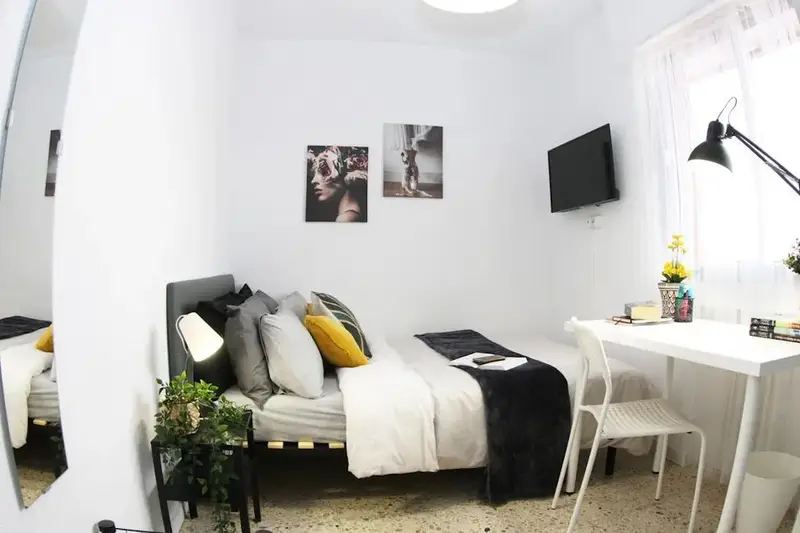 Calle de Camarena, Madrid, Community of Madrid 28047