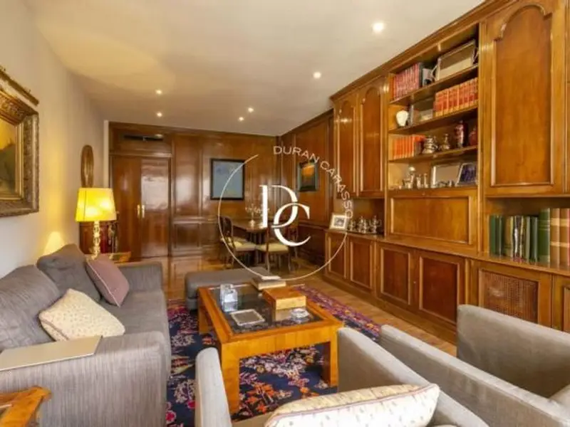 venta Apartamento en L'Antiga Esquerra de L'Eixample, Eixample (50016776519.105600)- Globaliza