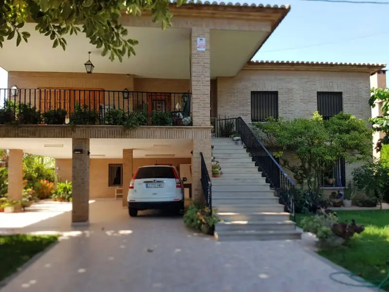 Chalet en Burriana con Piscina y Jardin