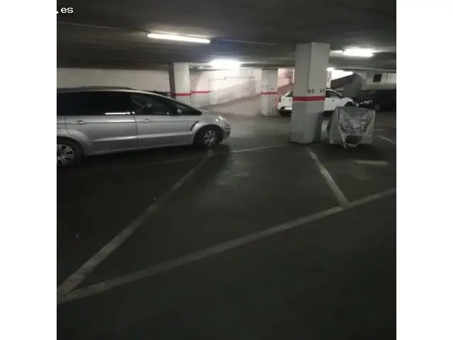Plaza Parking Coche Moto Alquiler Muntanya