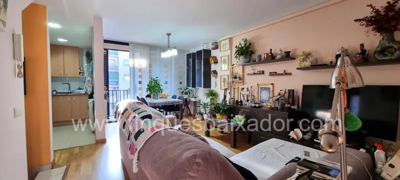 Casa Adosada en Viladecans Centro con Parking y Terraza