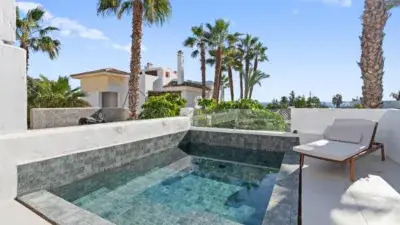 Chalet de Lujo en El Paraiso Costa del Sol 4 Dormitorios Piscina Privada